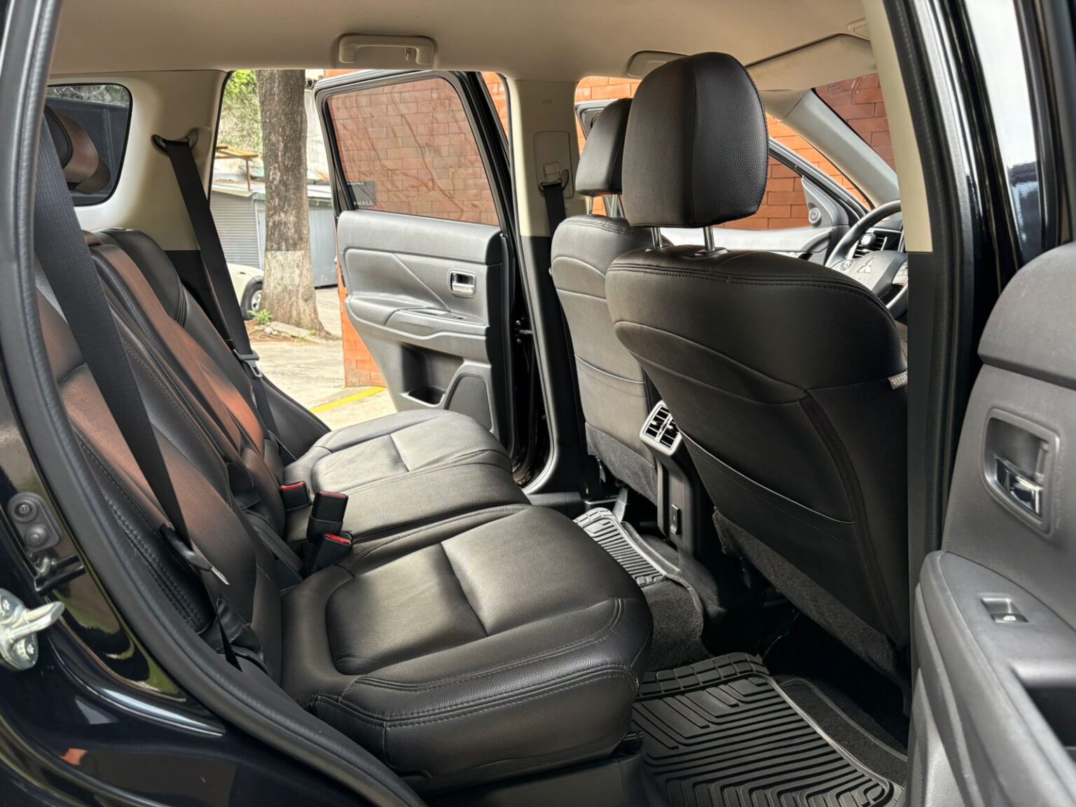 Mitsubishi-Outlander-4WD-2022-184JGF (13)