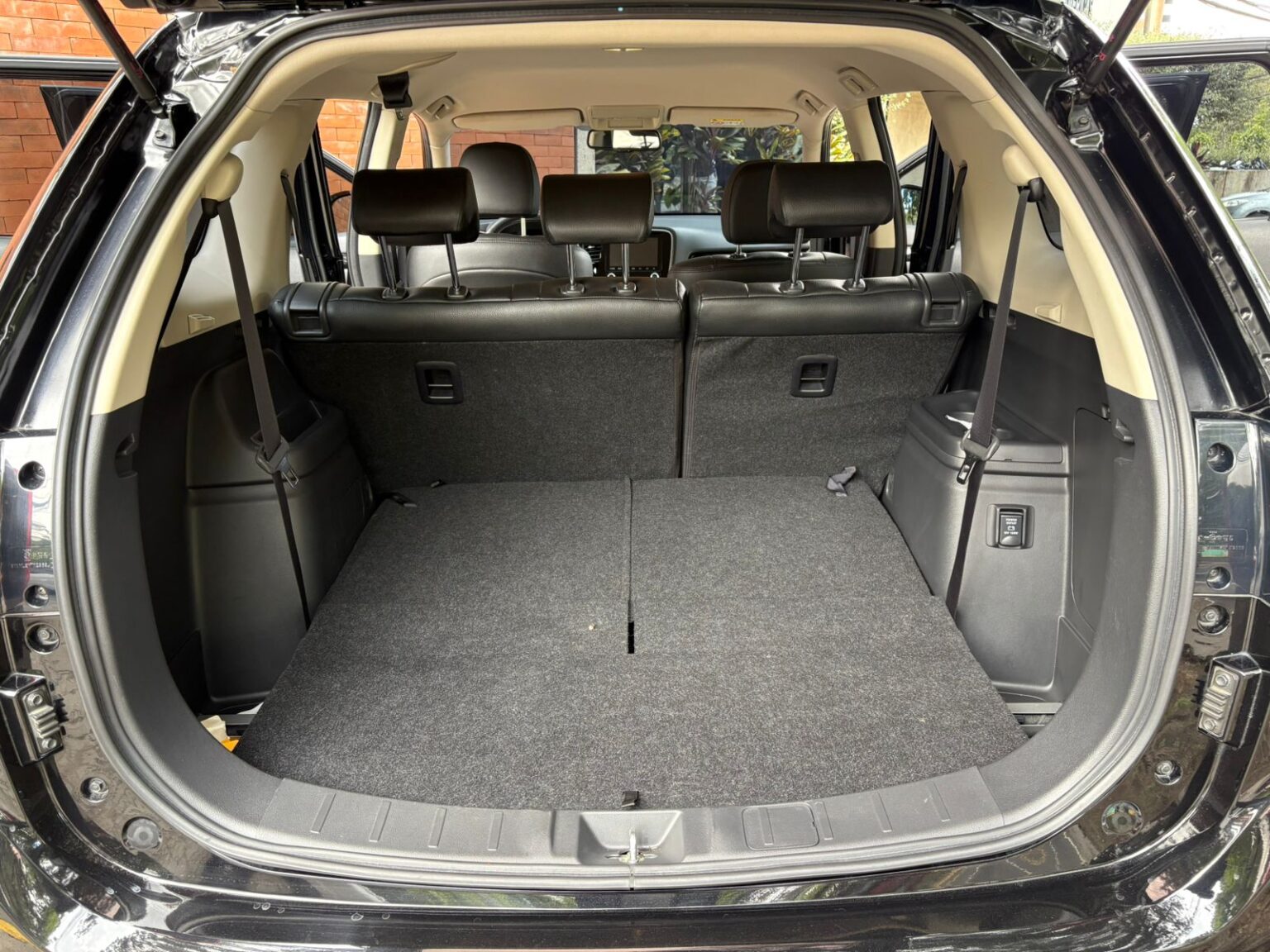 Mitsubishi-Outlander-4WD-2022-184JGF (15)