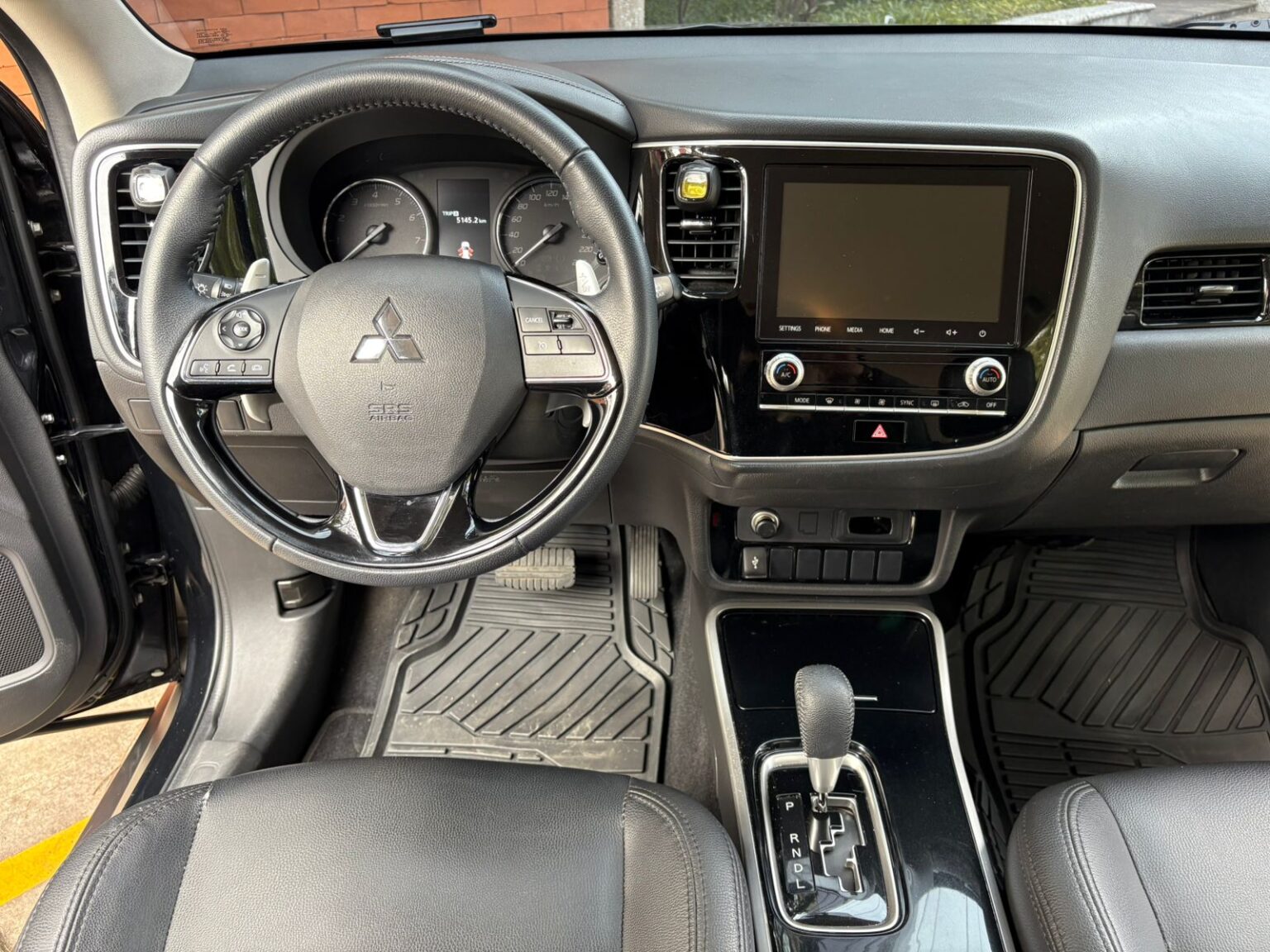 Mitsubishi-Outlander-4WD-2022-184JGF (16)