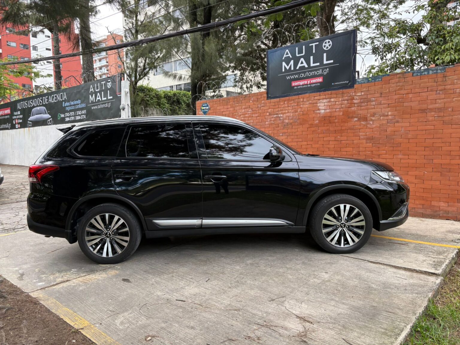 Mitsubishi-Outlander-4WD-2022-184JGF (3)