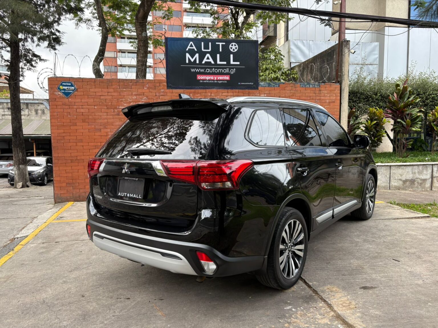 Mitsubishi-Outlander-4WD-2022-184JGF (4)