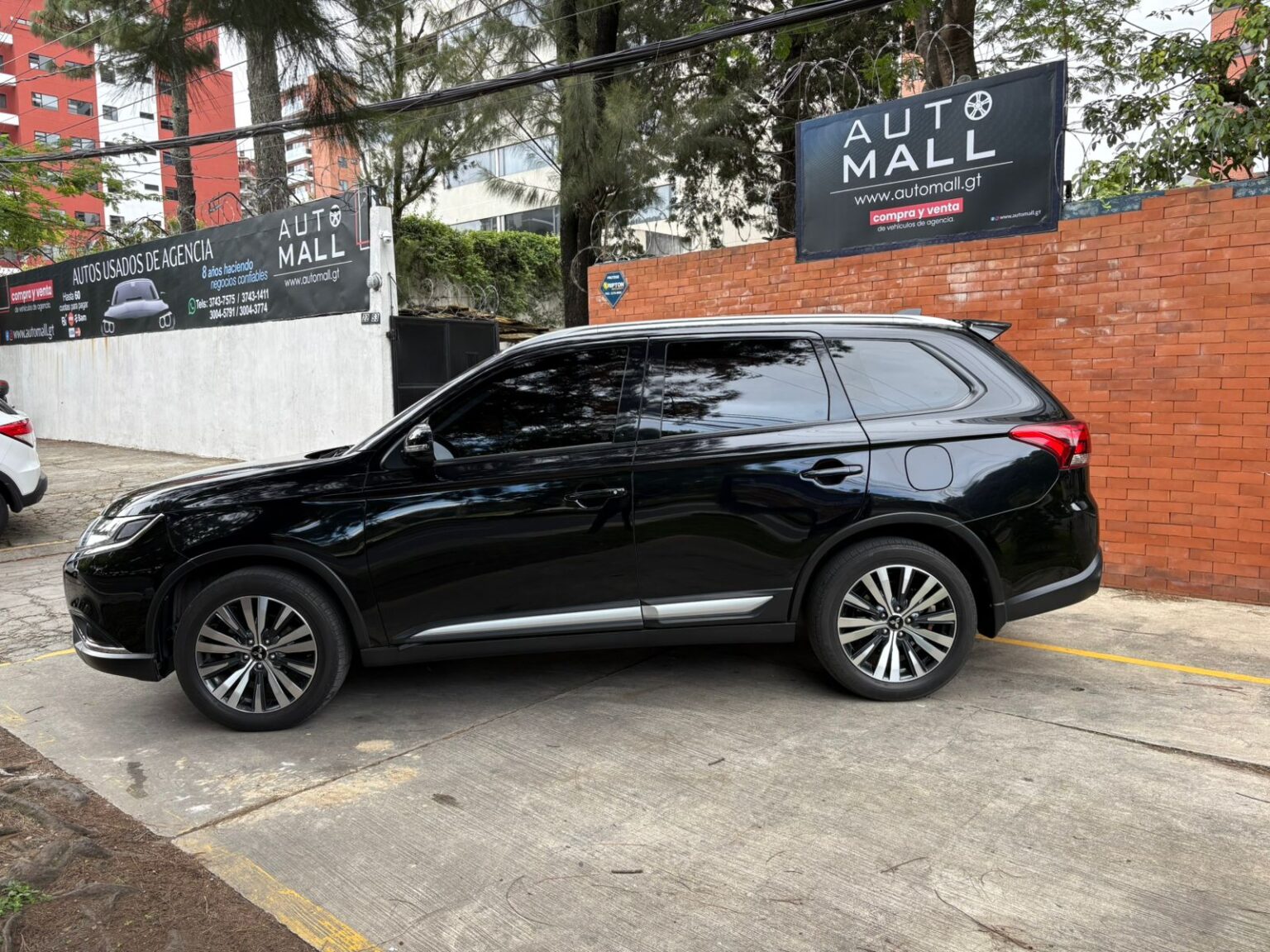 Mitsubishi-Outlander-4WD-2022-184JGF (7)