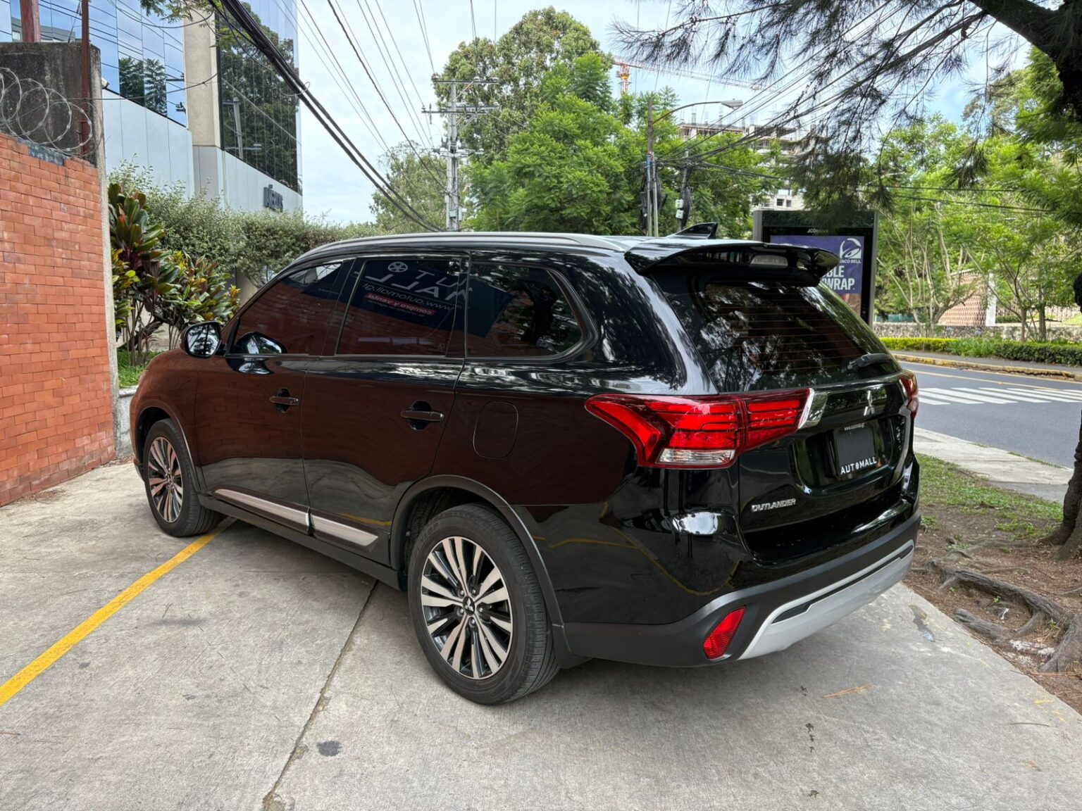 Mitsubishi-Outlander-4WD-2022-184JGF (8)
