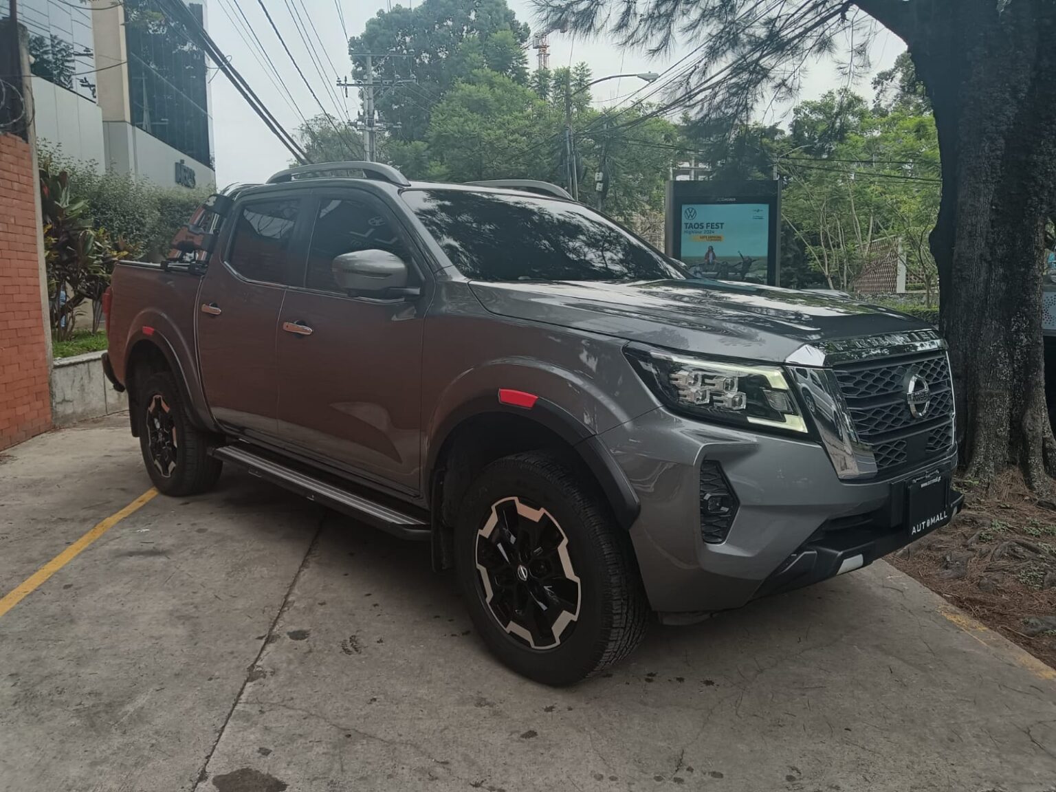 Nissan-Frontier-LE-2023-284JYY (4)