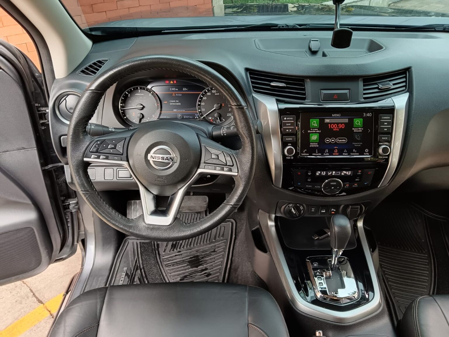 Nissan-Frontier-LE-2023-284JYY (6)