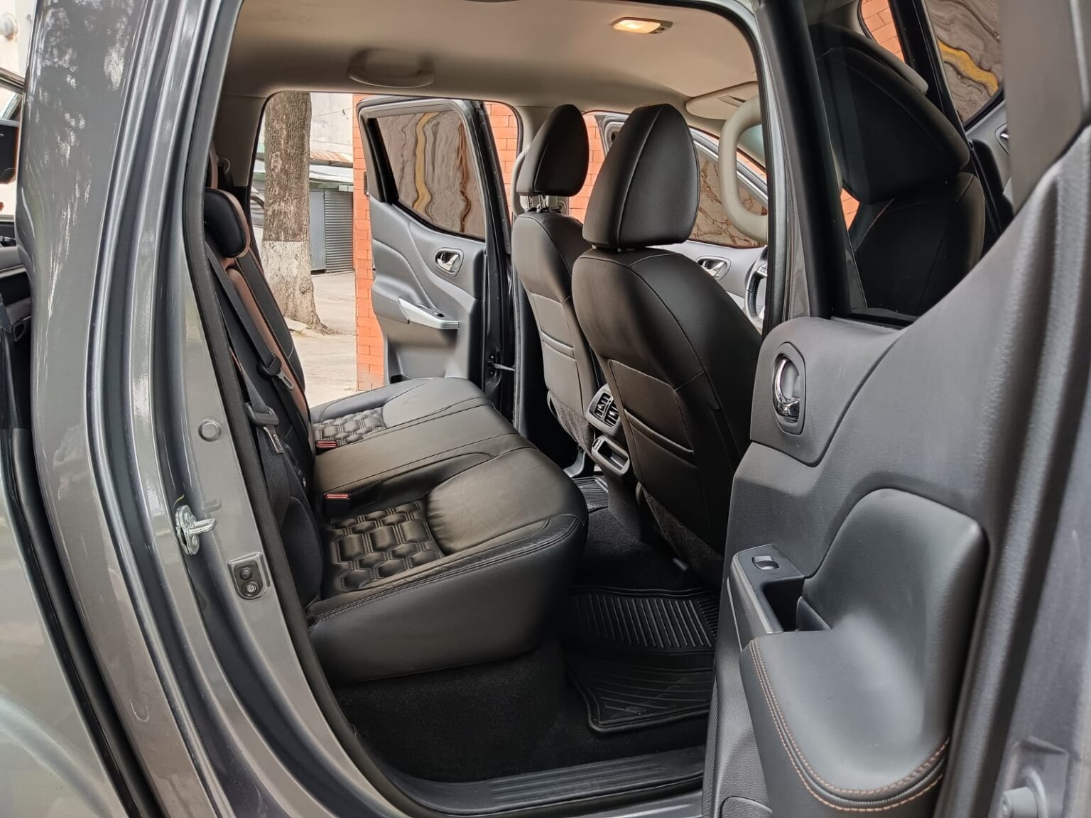 Nissan-Frontier-LE-2023-284JYY (8)