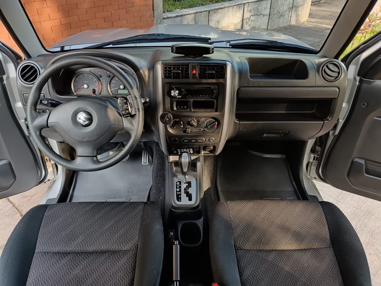 Suzuki-Jimny-JLX-AT-2013-038FLT (10)