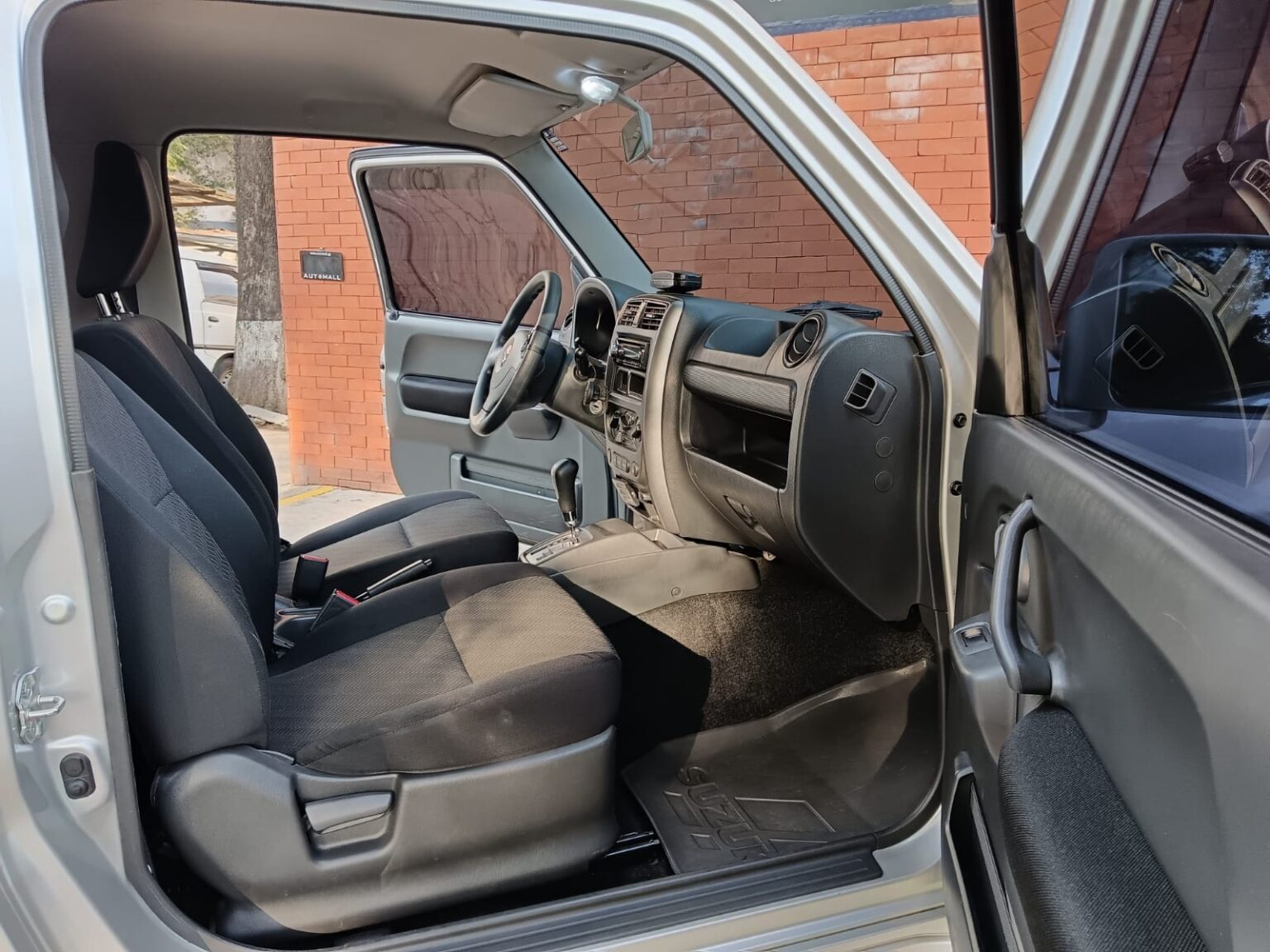 Suzuki-Jimny-JLX-AT-2013-038FLT (8)
