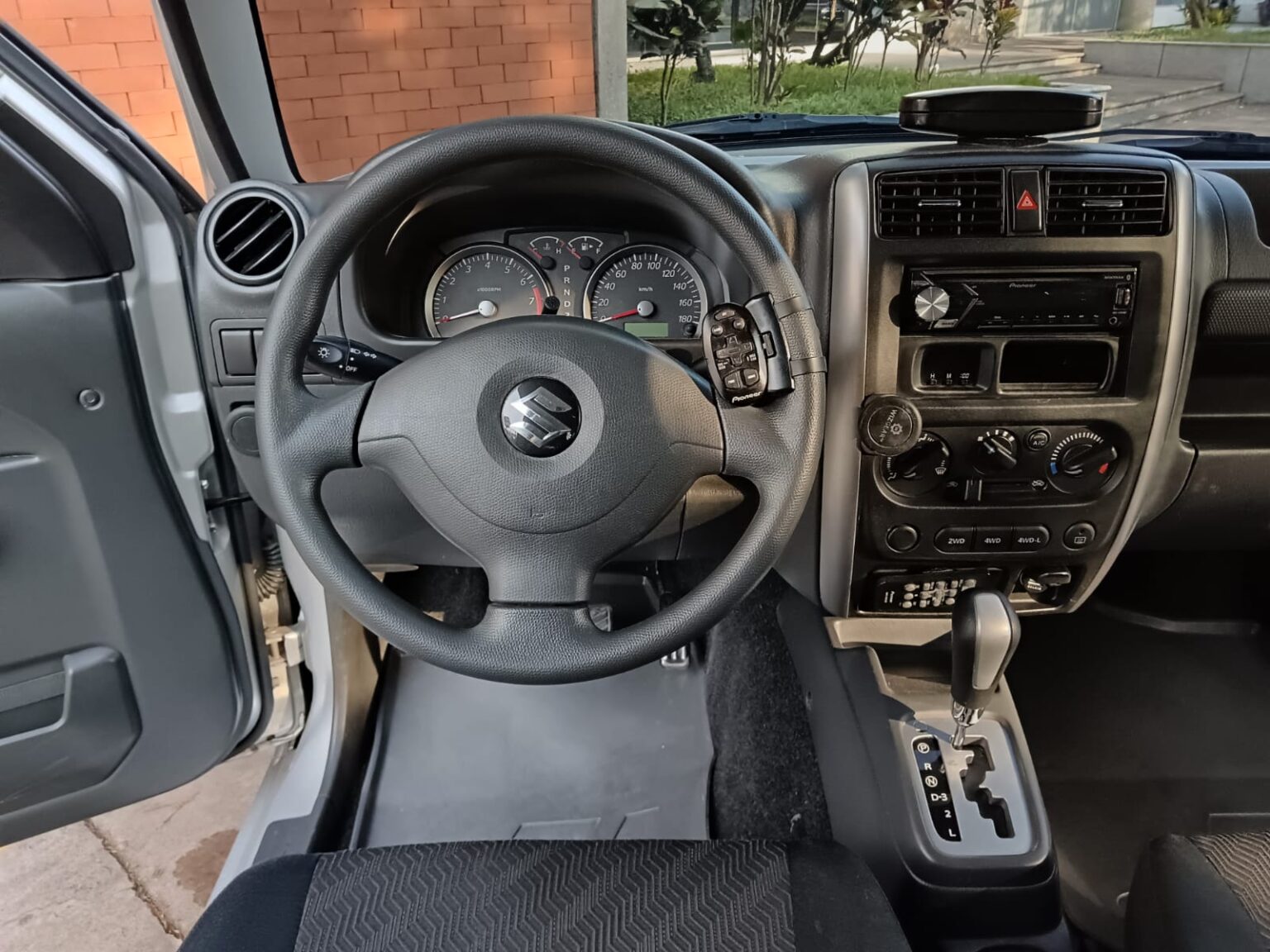 Suzuki-Jimny-JLX-AT-2013-038FLT (9)