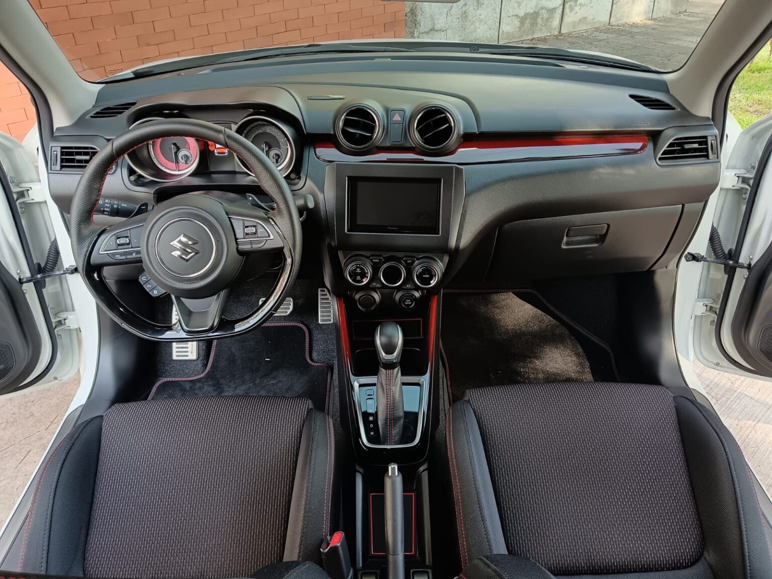 Suzuki-Swift-Sport-2024-415KWY (10)