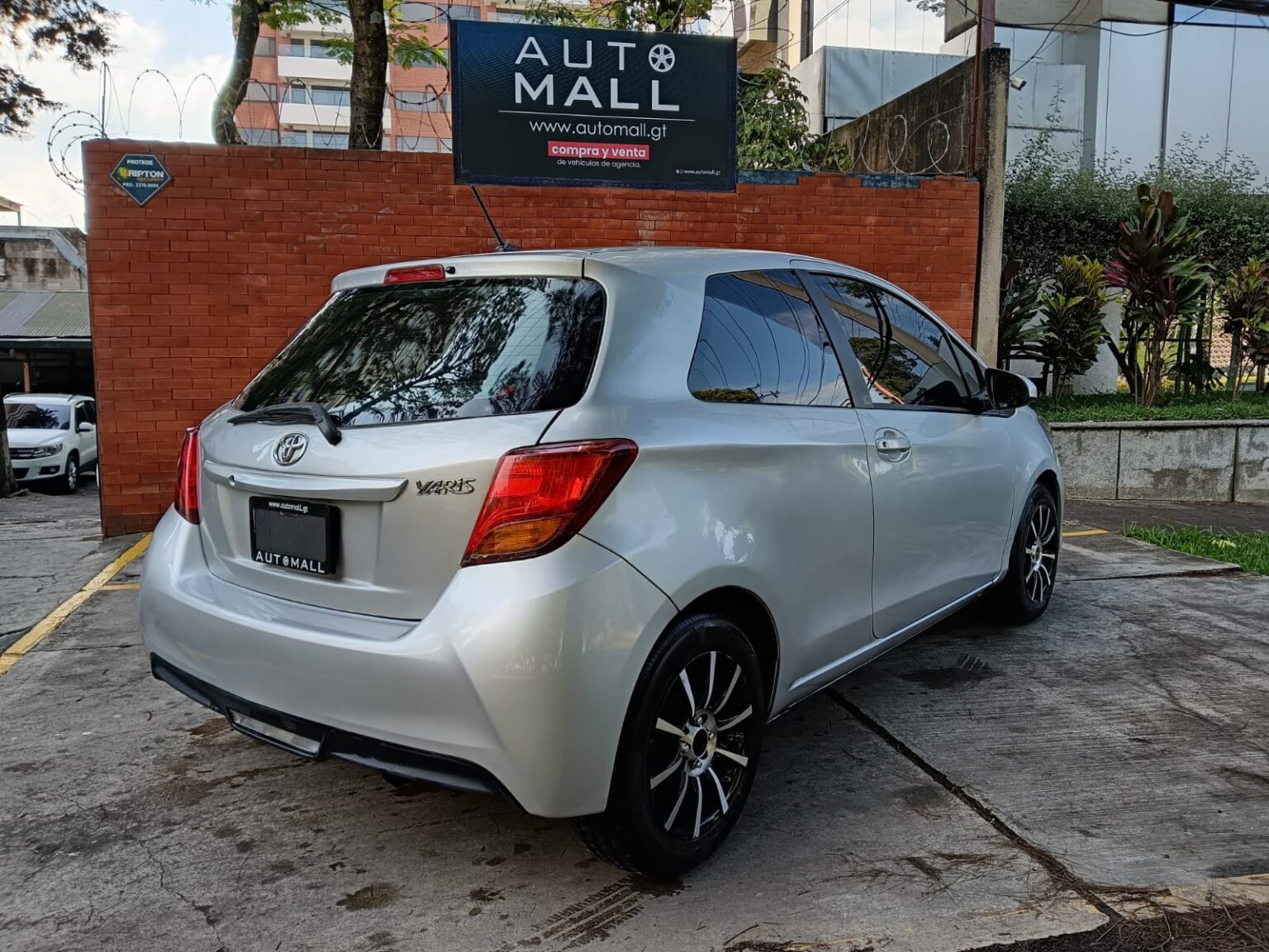 Toyota-Yaris-HB-AT-2015-590GDT (12)