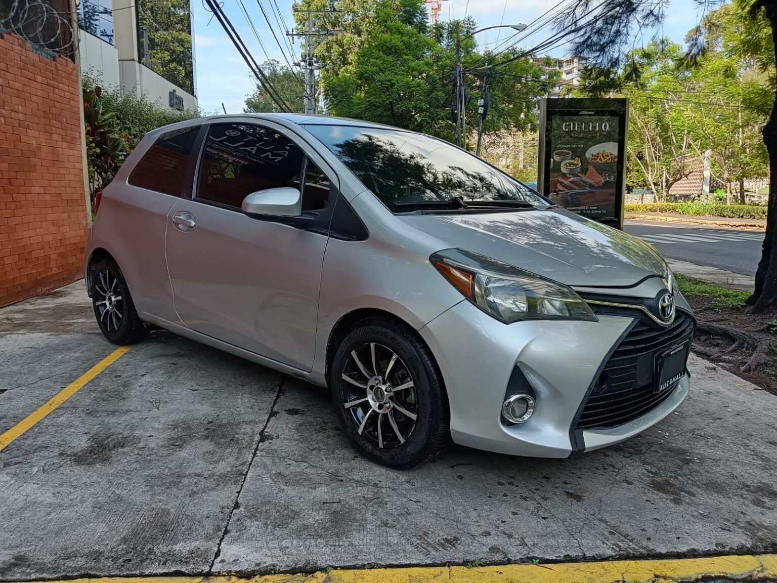 Toyota-Yaris-HB-AT-2015-590GDT (4)
