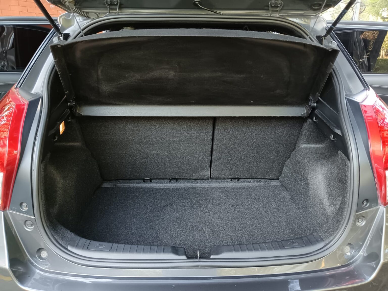 Toyota-Yaris-HB-MT-2018-944GXN (11)