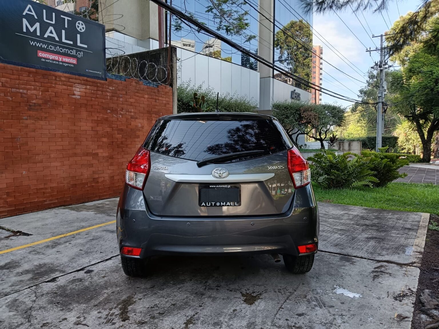 Toyota-Yaris-HB-MT-2018-944GXN (16)