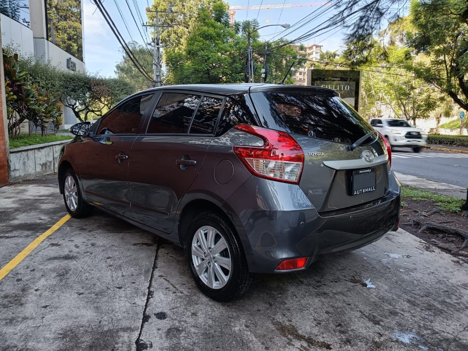 Toyota-Yaris-HB-MT-2018-944GXN (17)