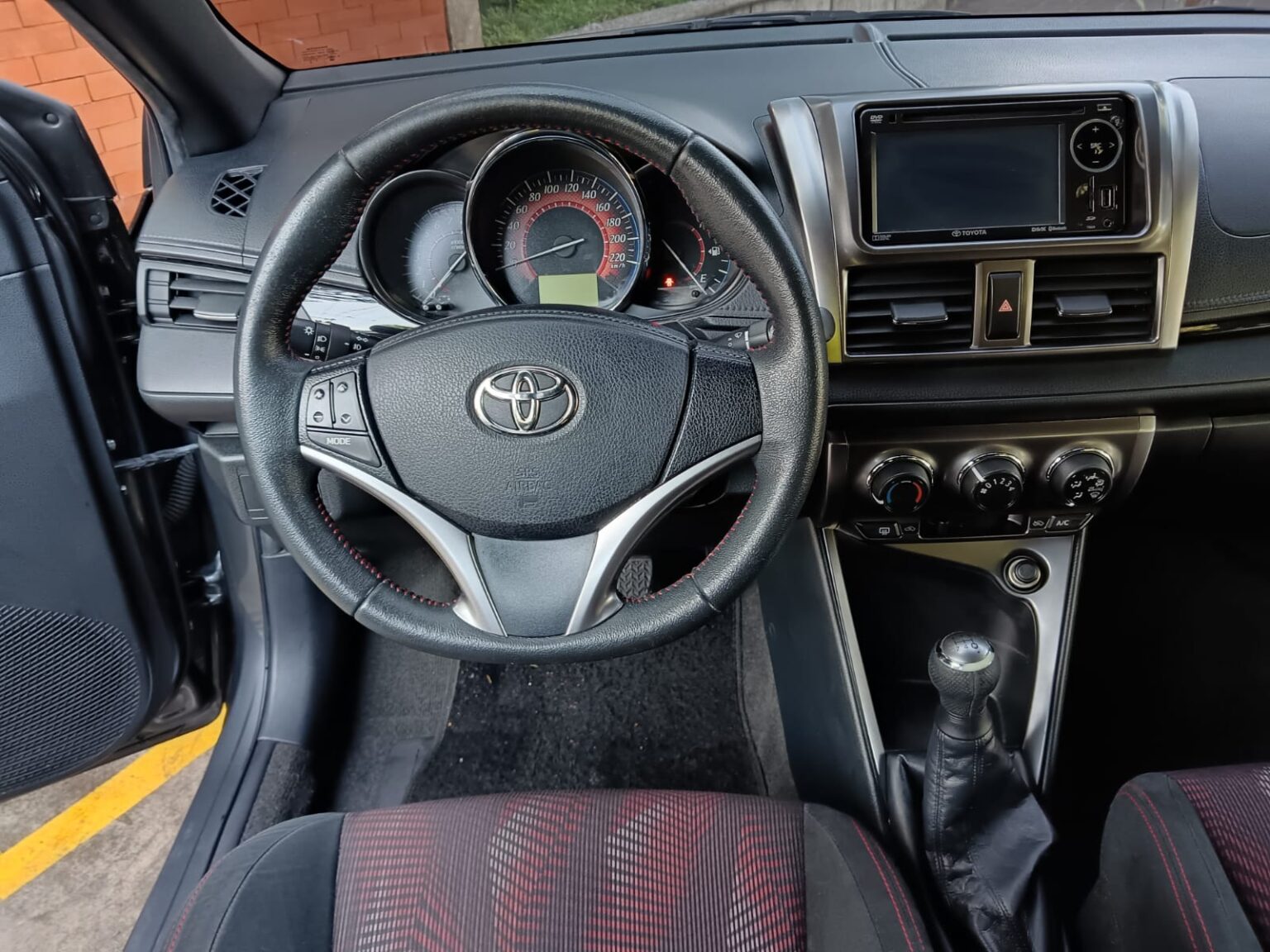 Toyota-Yaris-HB-MT-2018-944GXN (7)