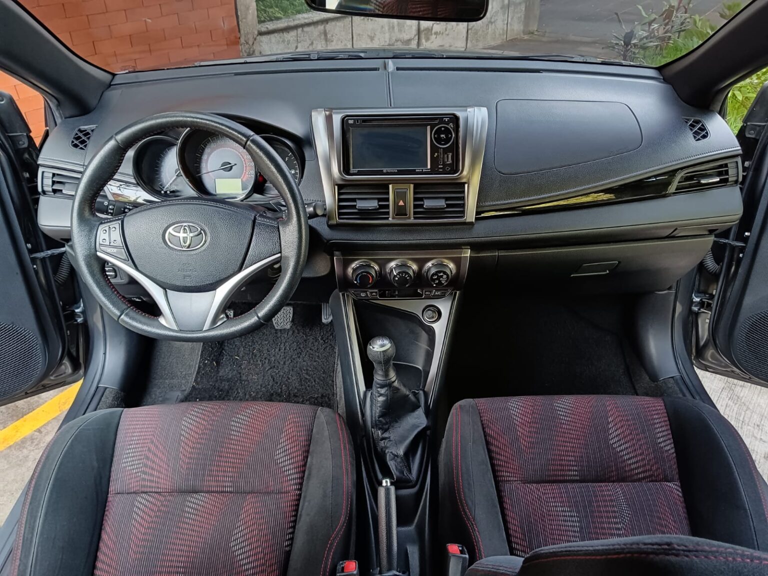 Toyota-Yaris-HB-MT-2018-944GXN (8)