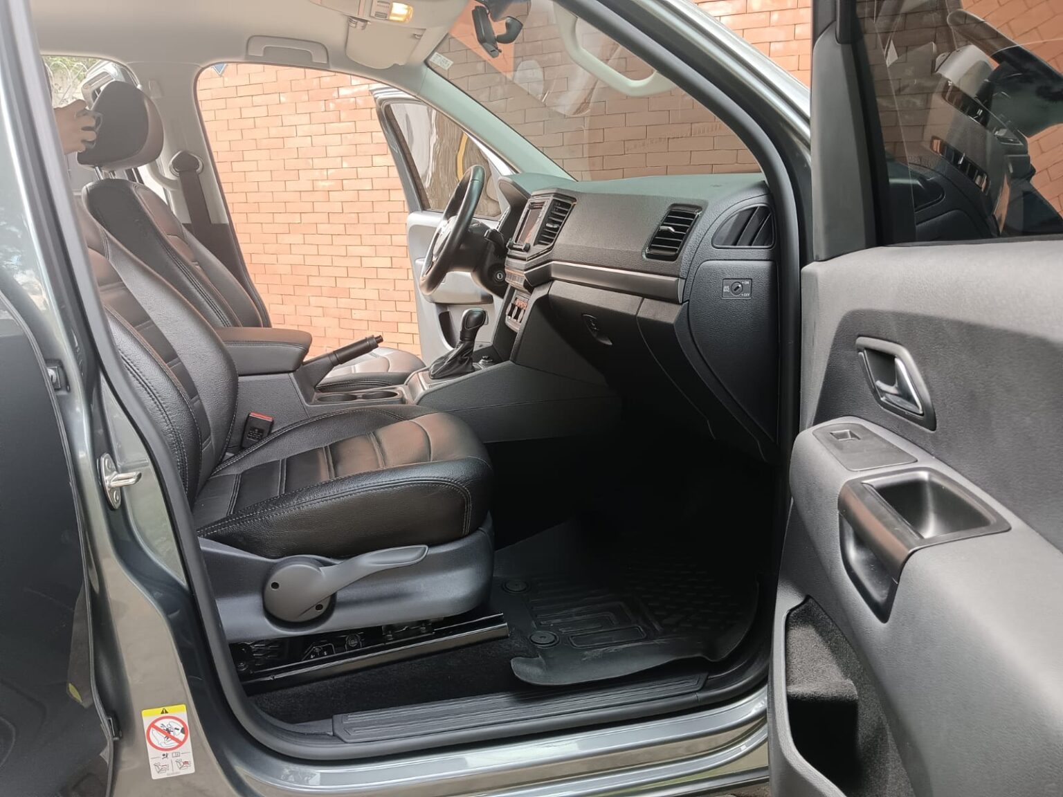 Volkswagen-Amarok-V6-2023-210KVG (12)