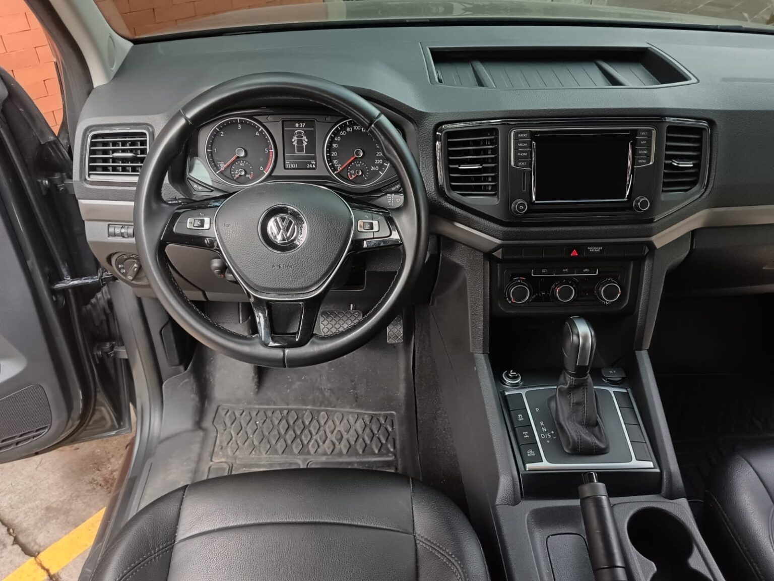 Volkswagen-Amarok-V6-2023-210KVG (14)
