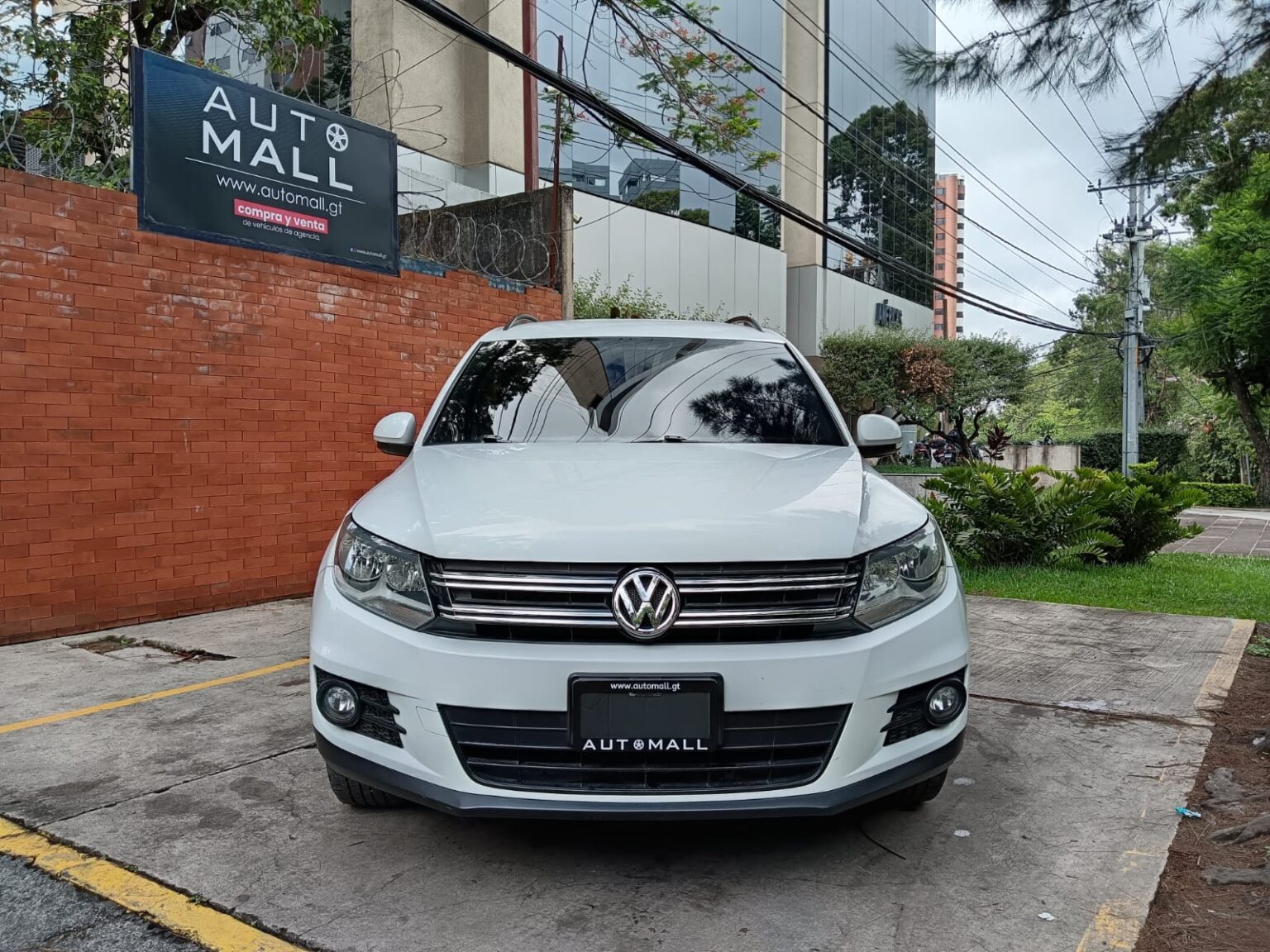 Volkswagen-Tiguan-2014-022FQY (18)