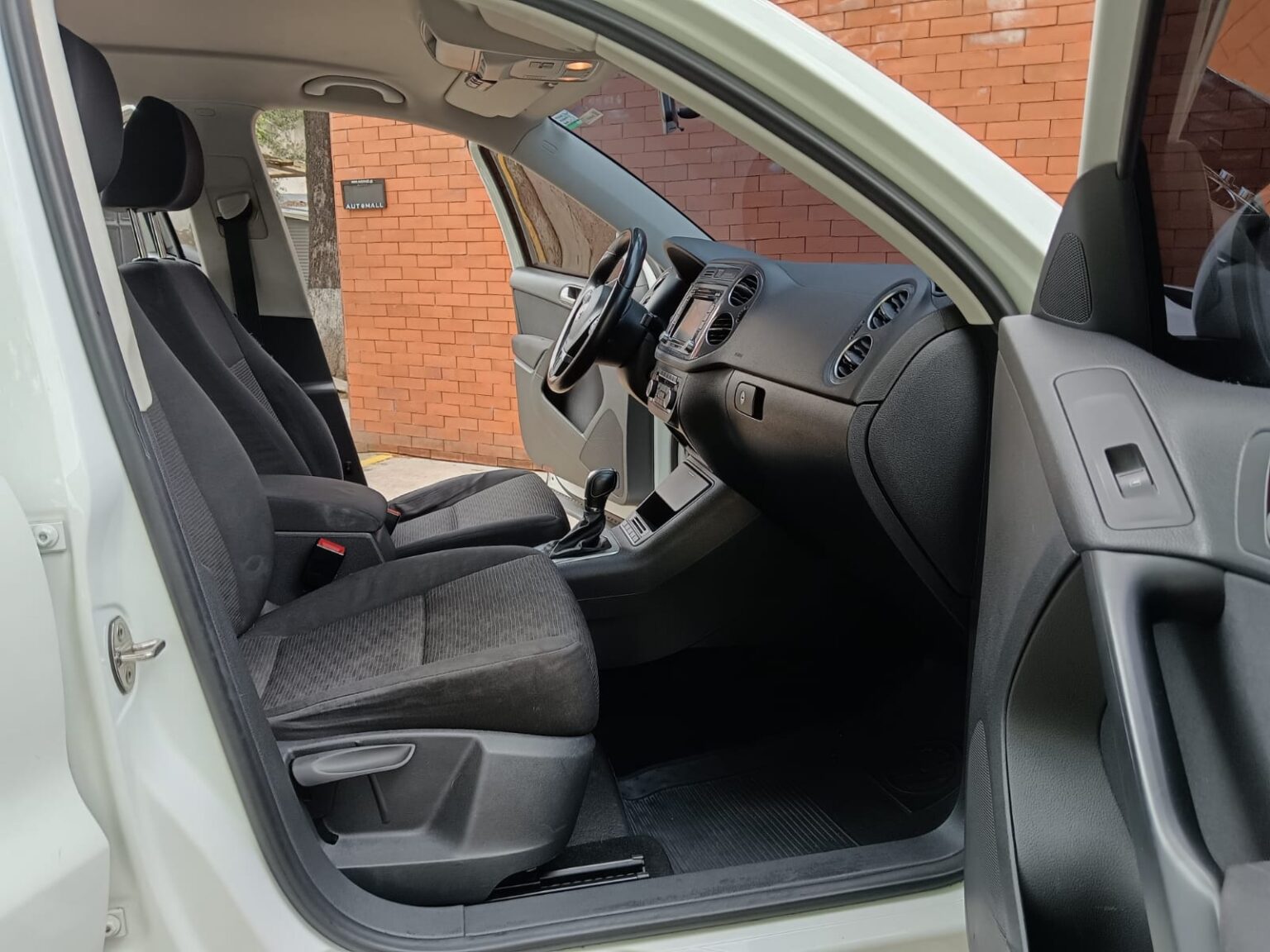 Volkswagen-Tiguan-2014-022FQY (8)