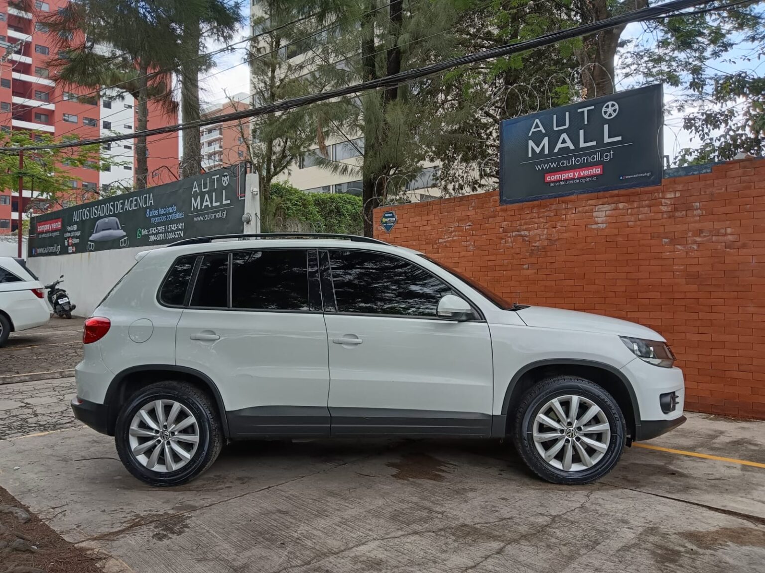 Volkswagen-Tiguan-2014-022FQY (9)