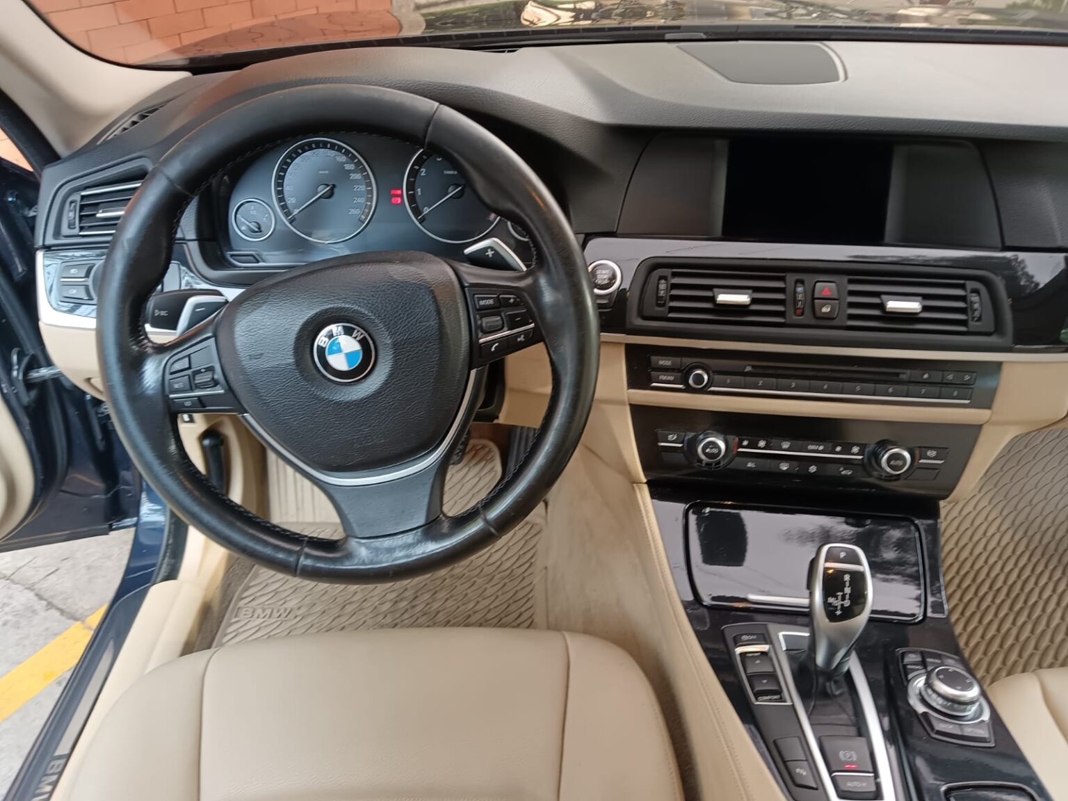 BMW-523i-2011-896fdg (15)