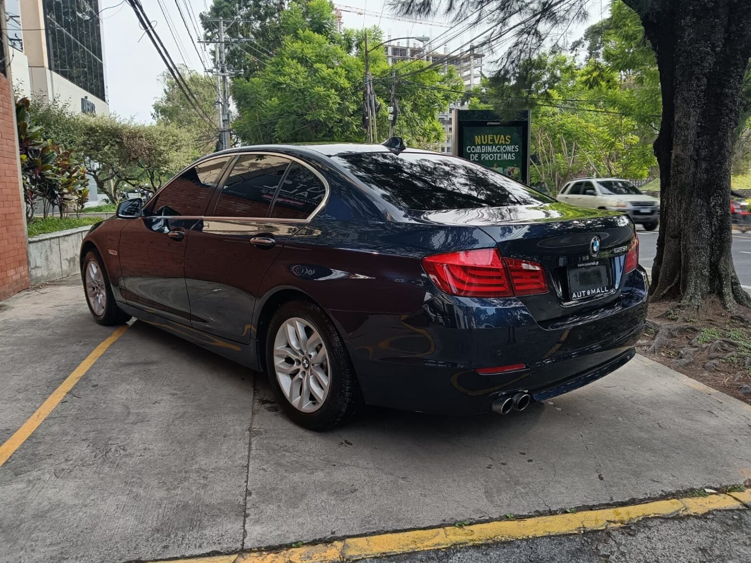 BMW-523i-2011-896fdg (2)