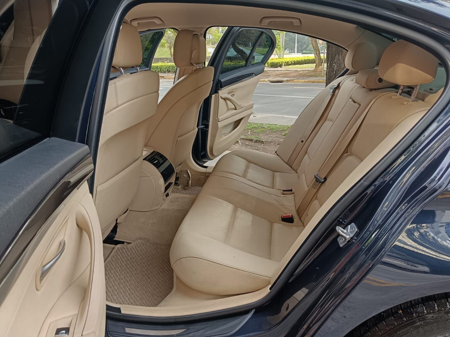 BMW-523i-2011-896fdg (4)