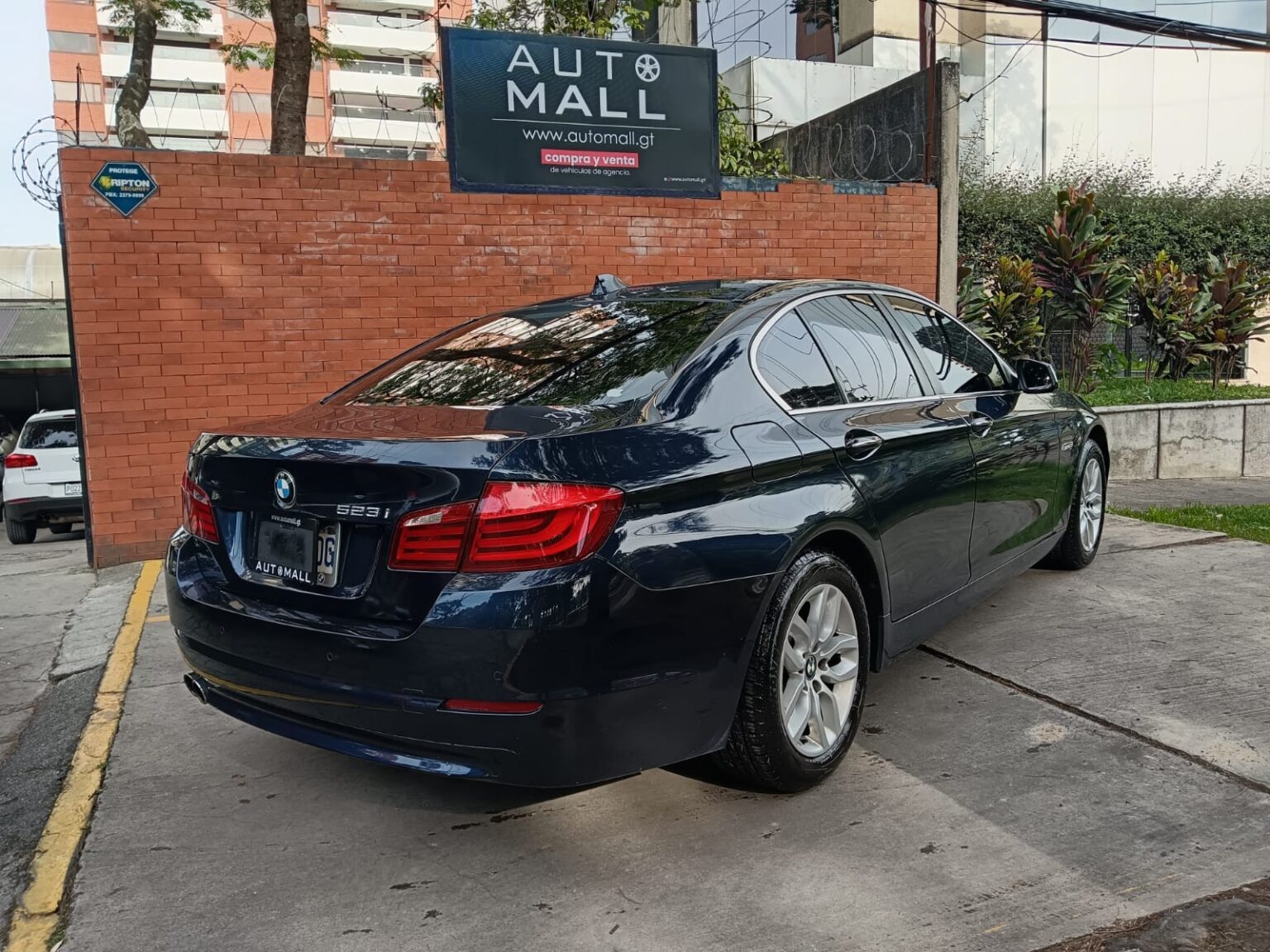 BMW-523i-2011-896fdg (5)