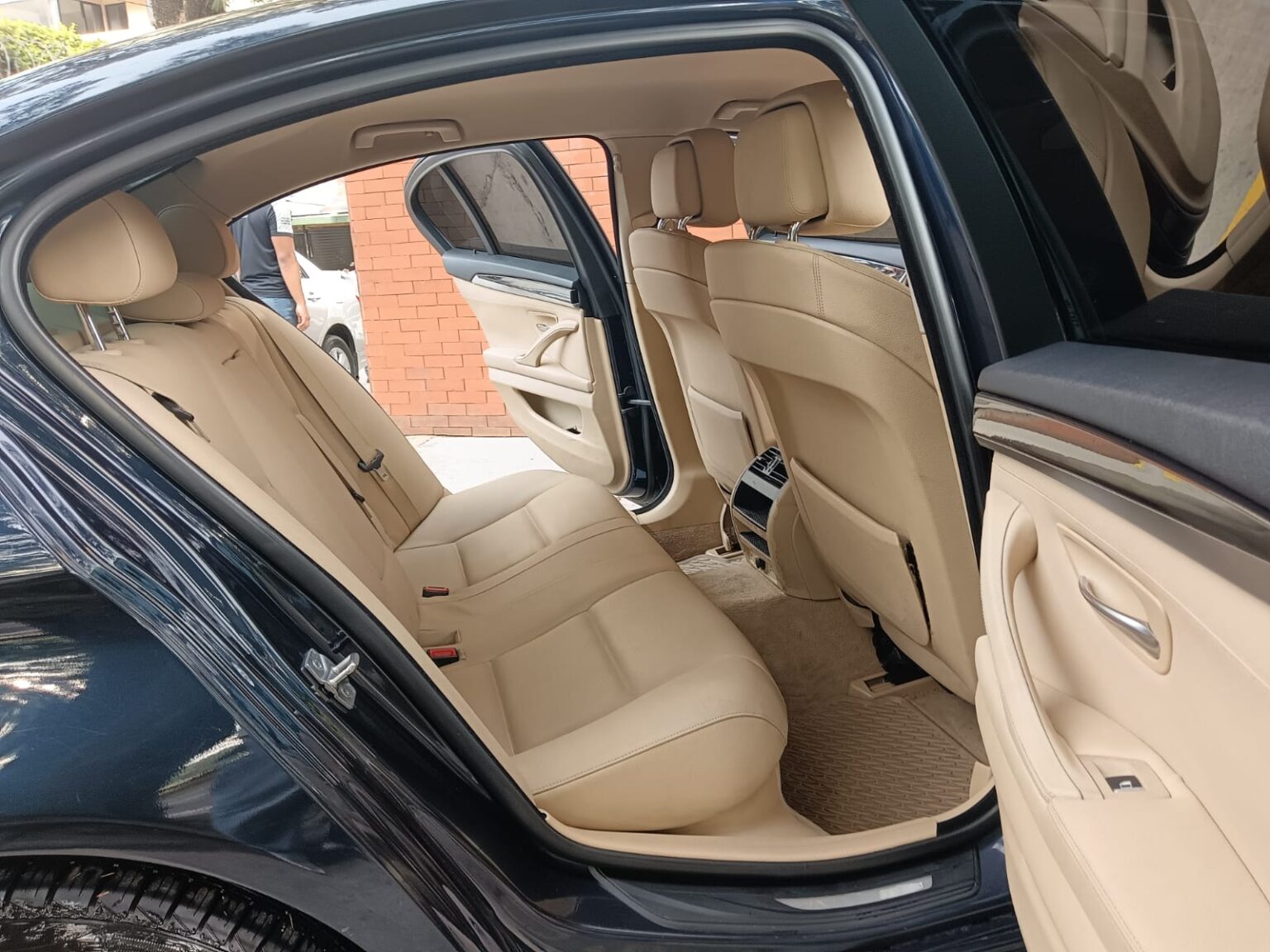 BMW-523i-2011-896fdg (6)