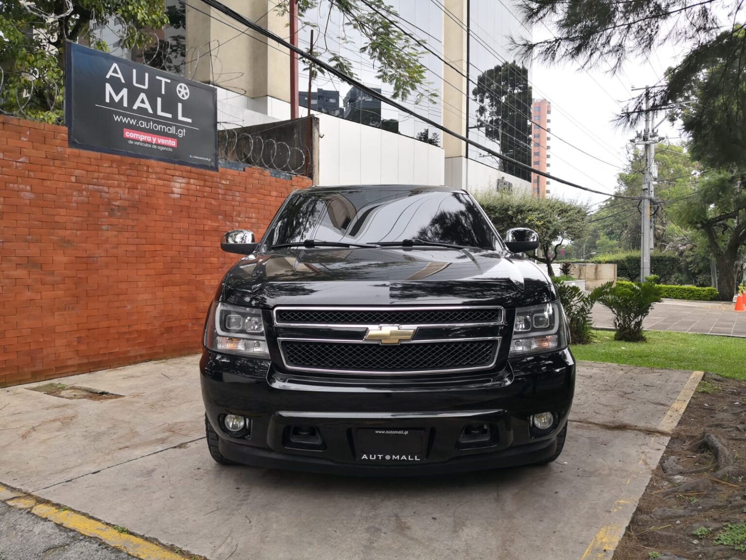 Chevrolet-Suburban-LT-2010-046DVX (7)