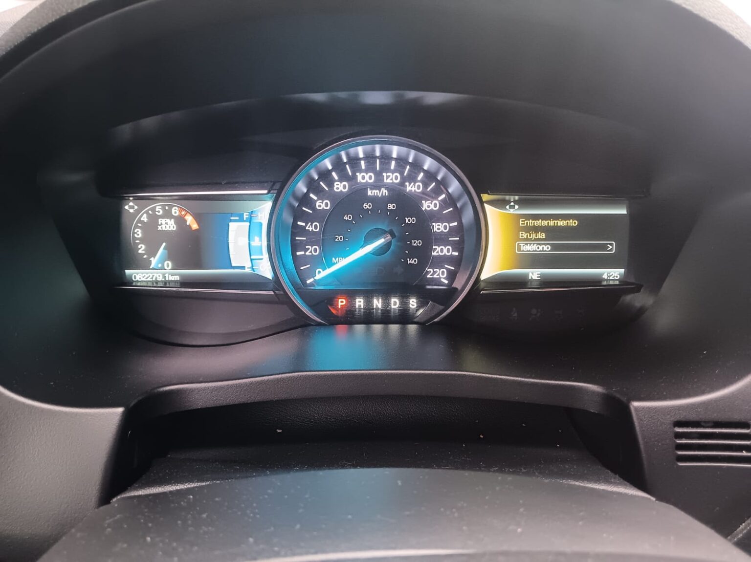 Ford-Explorer-XLT-2018-581JNC (12)