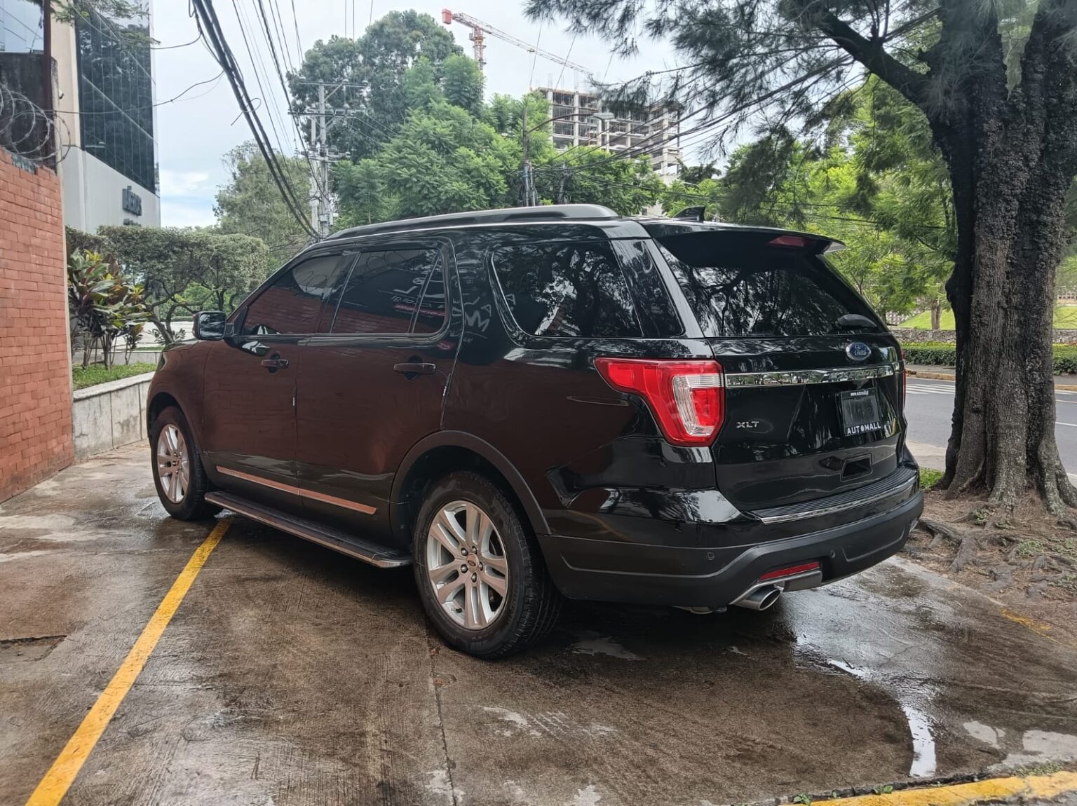 Ford-Explorer-XLT-2018-581JNC (14)