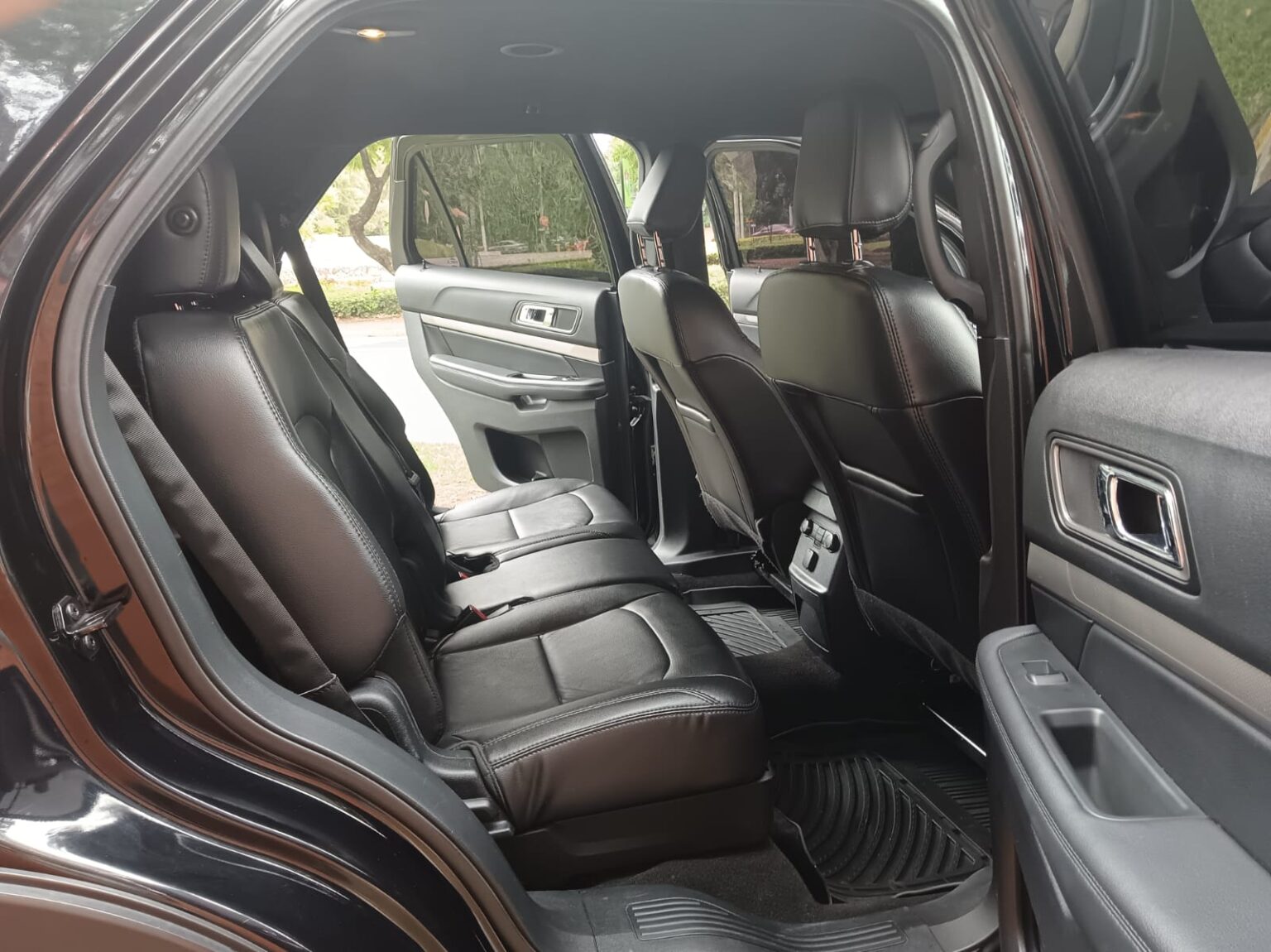 Ford-Explorer-XLT-2018-581JNC (15)