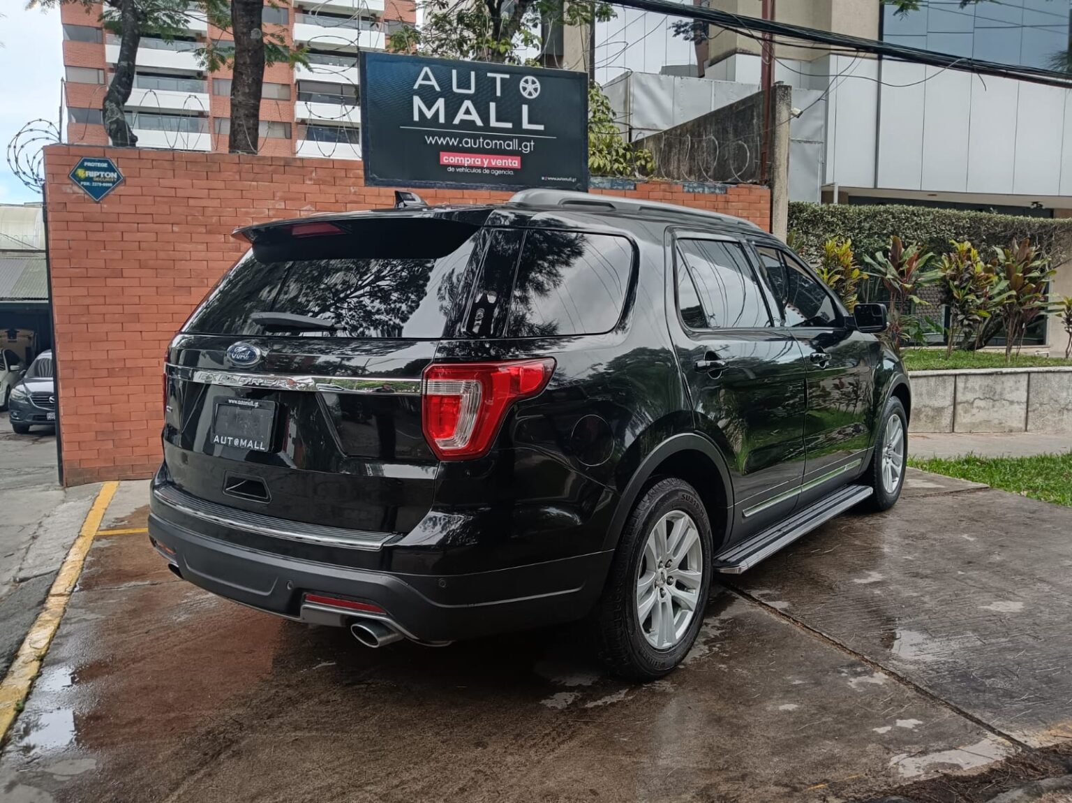 Ford-Explorer-XLT-2018-581JNC (16)