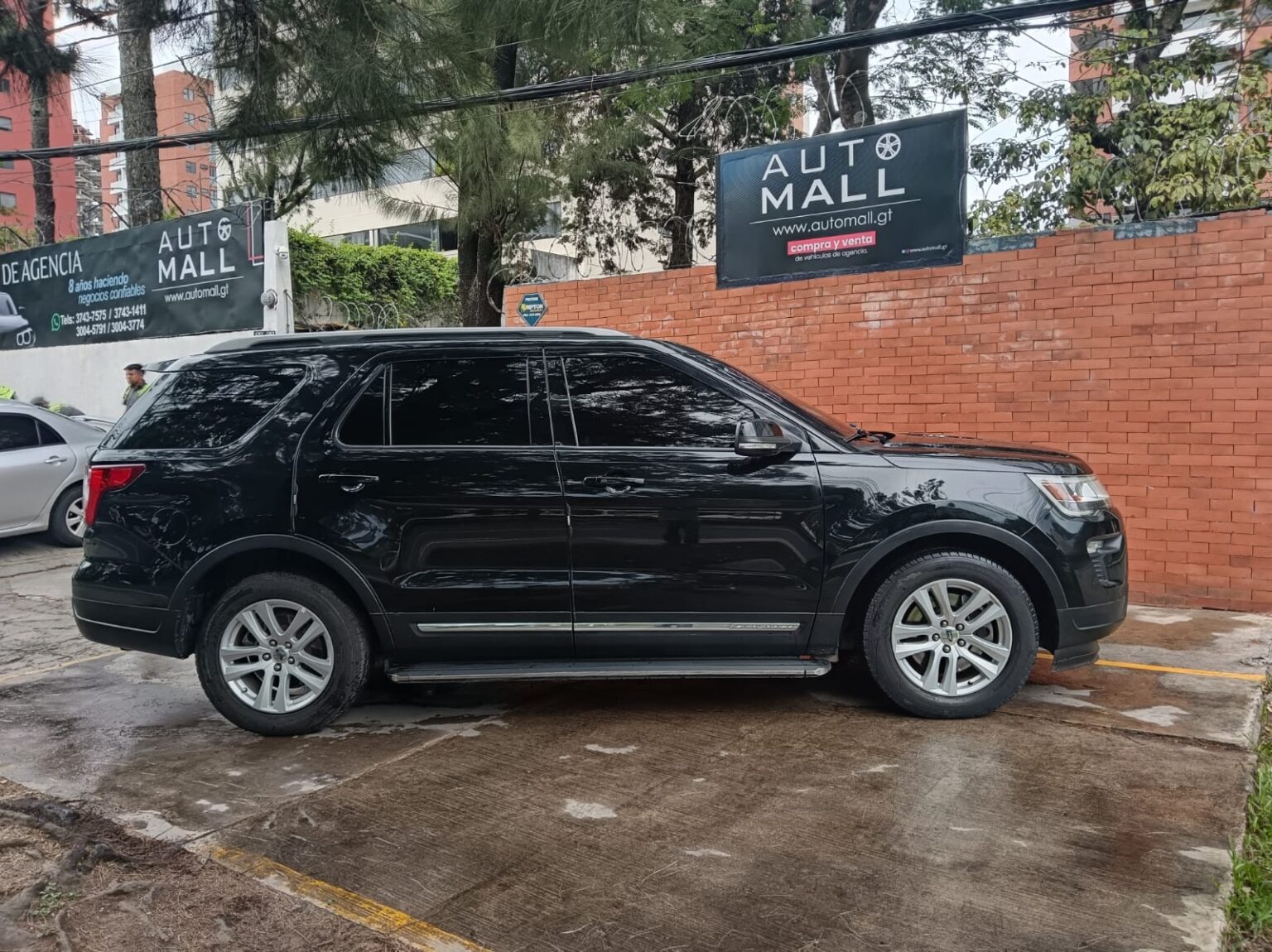Ford-Explorer-XLT-2018-581JNC (17)