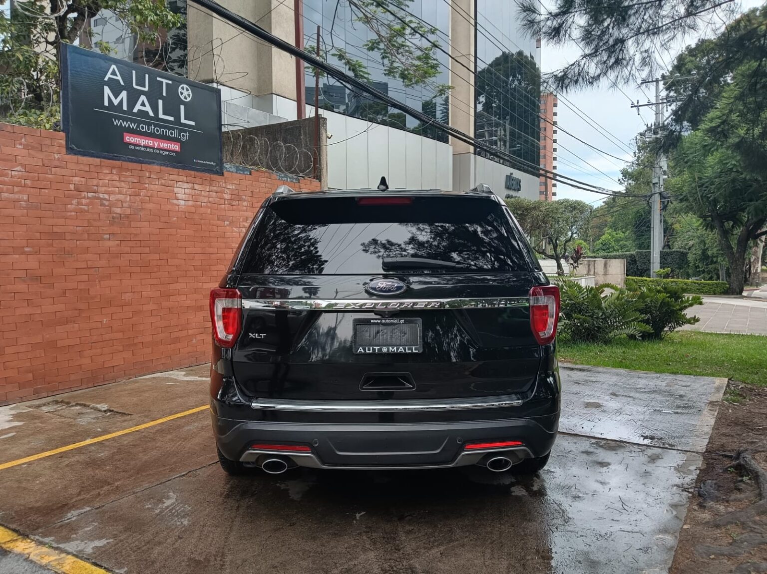 Ford-Explorer-XLT-2018-581JNC (19)