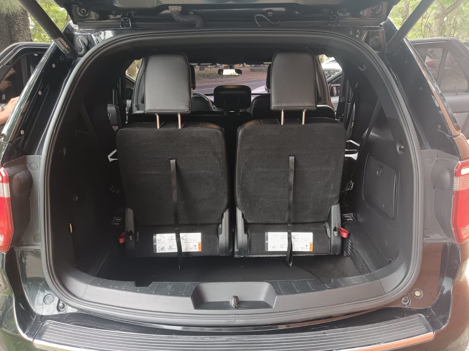 Ford-Explorer-XLT-2018-581JNC (4)