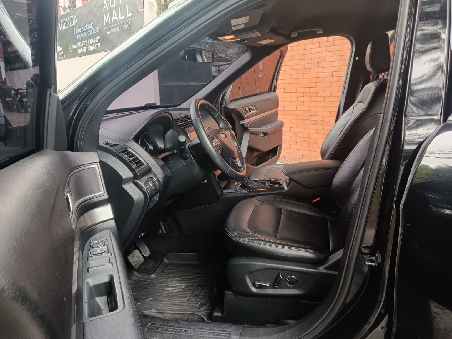 Ford-Explorer-XLT-2018-581JNC (5)