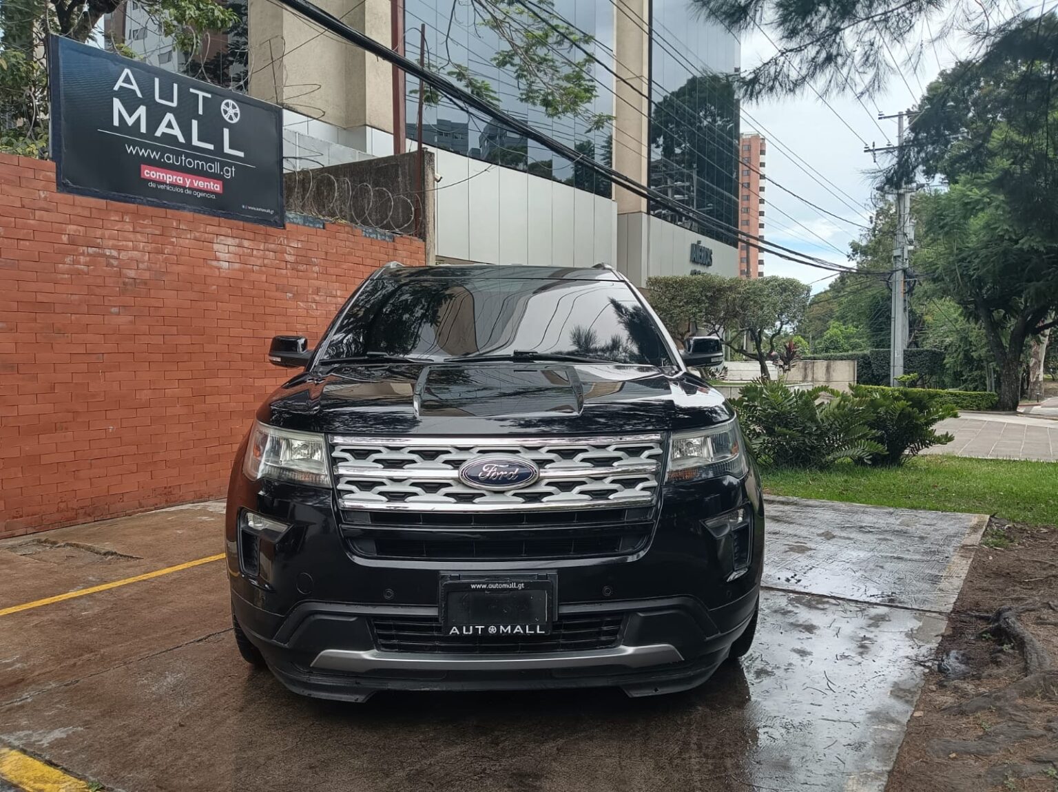 Ford-Explorer-XLT-2018-581JNC (6)