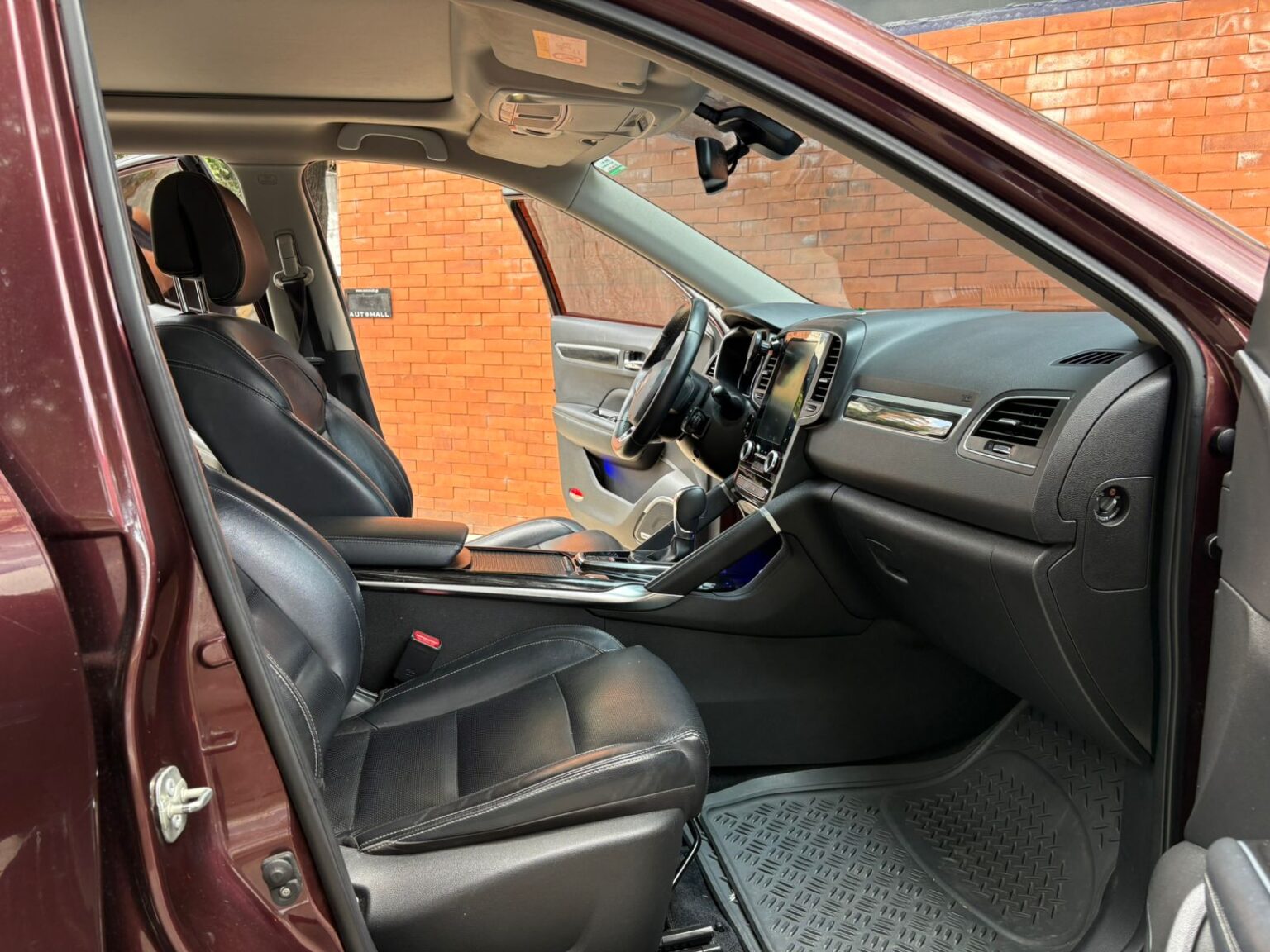 Renault-Koleos-2018-300GYR (10)