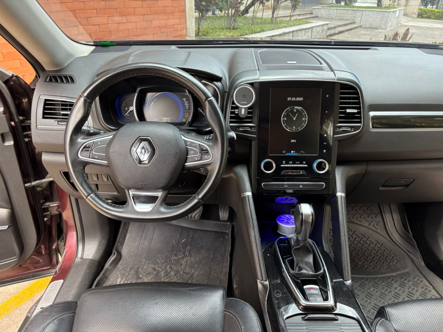 Renault-Koleos-2018-300GYR (13)