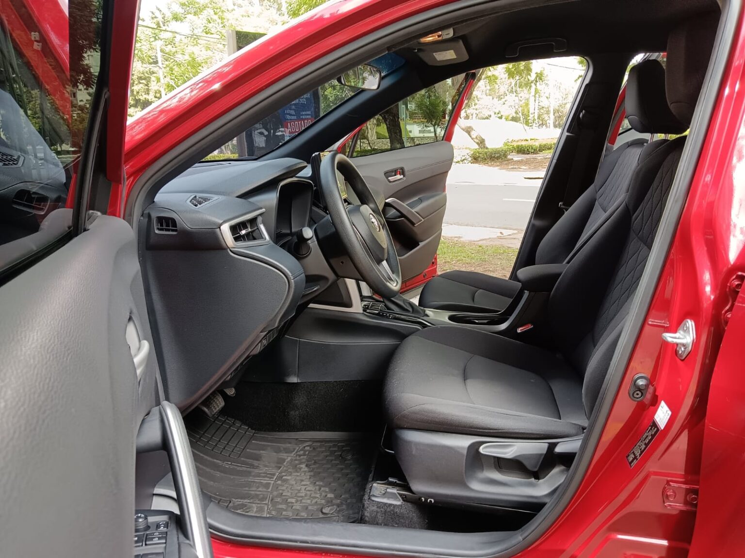 Toyota-Corolla-Cross-2023-965JWV (14)