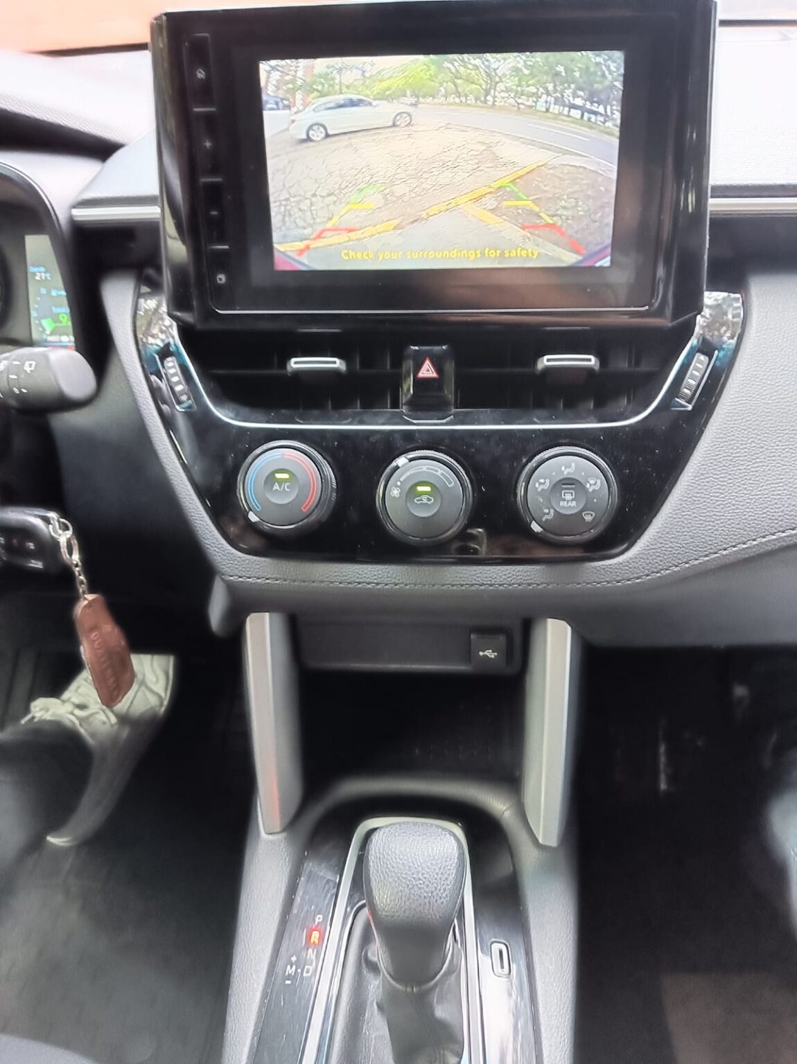 Toyota-Corolla-Cross-2023-965JWV (5)