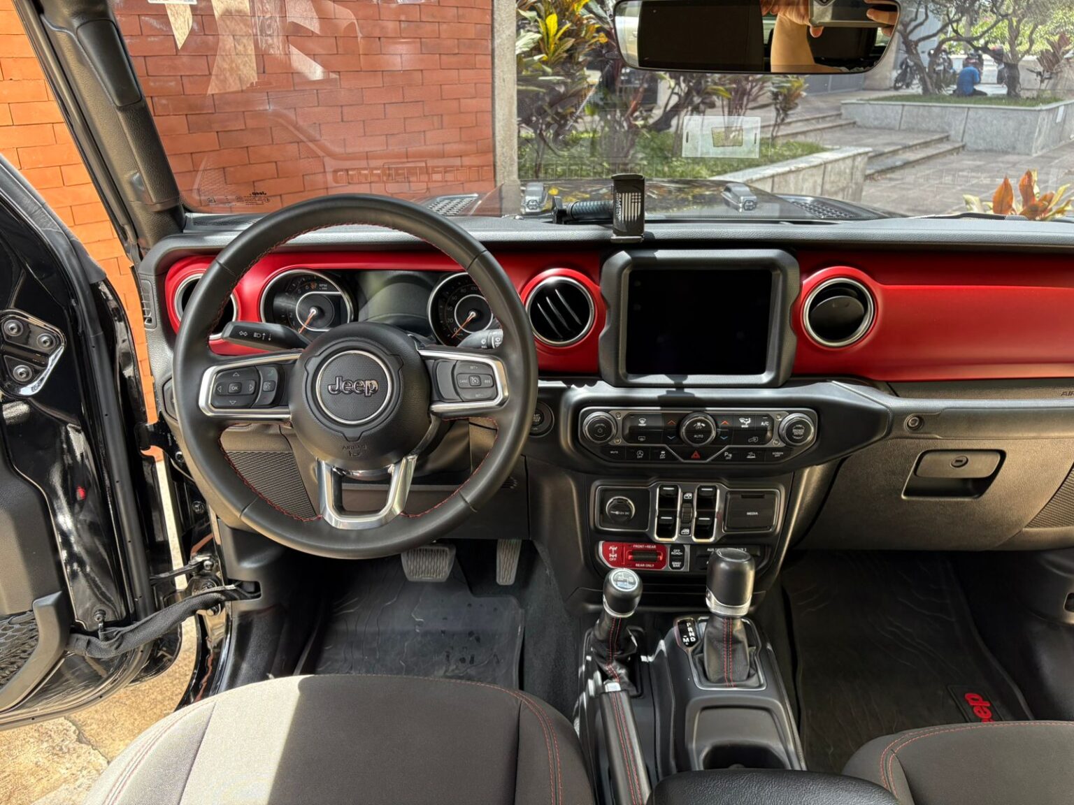 Jeep-Gladiator-Rubicon-2023-520KGH (13)