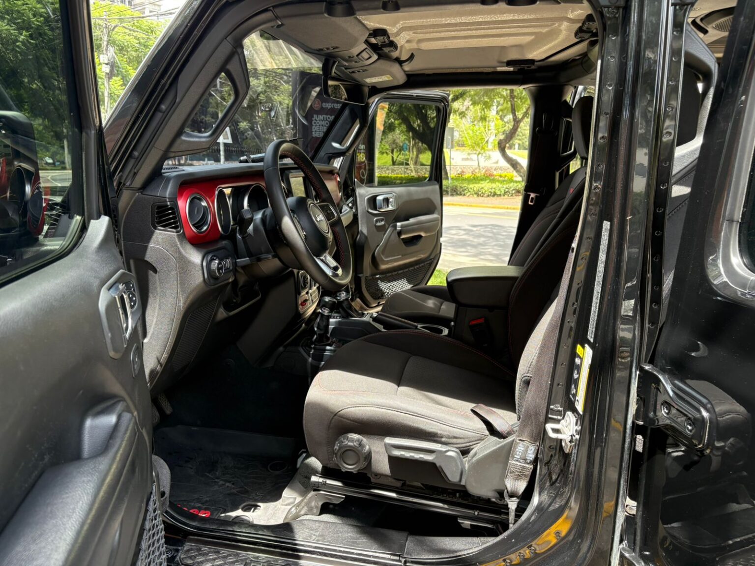 Jeep-Gladiator-Rubicon-2023-520KGH (8)