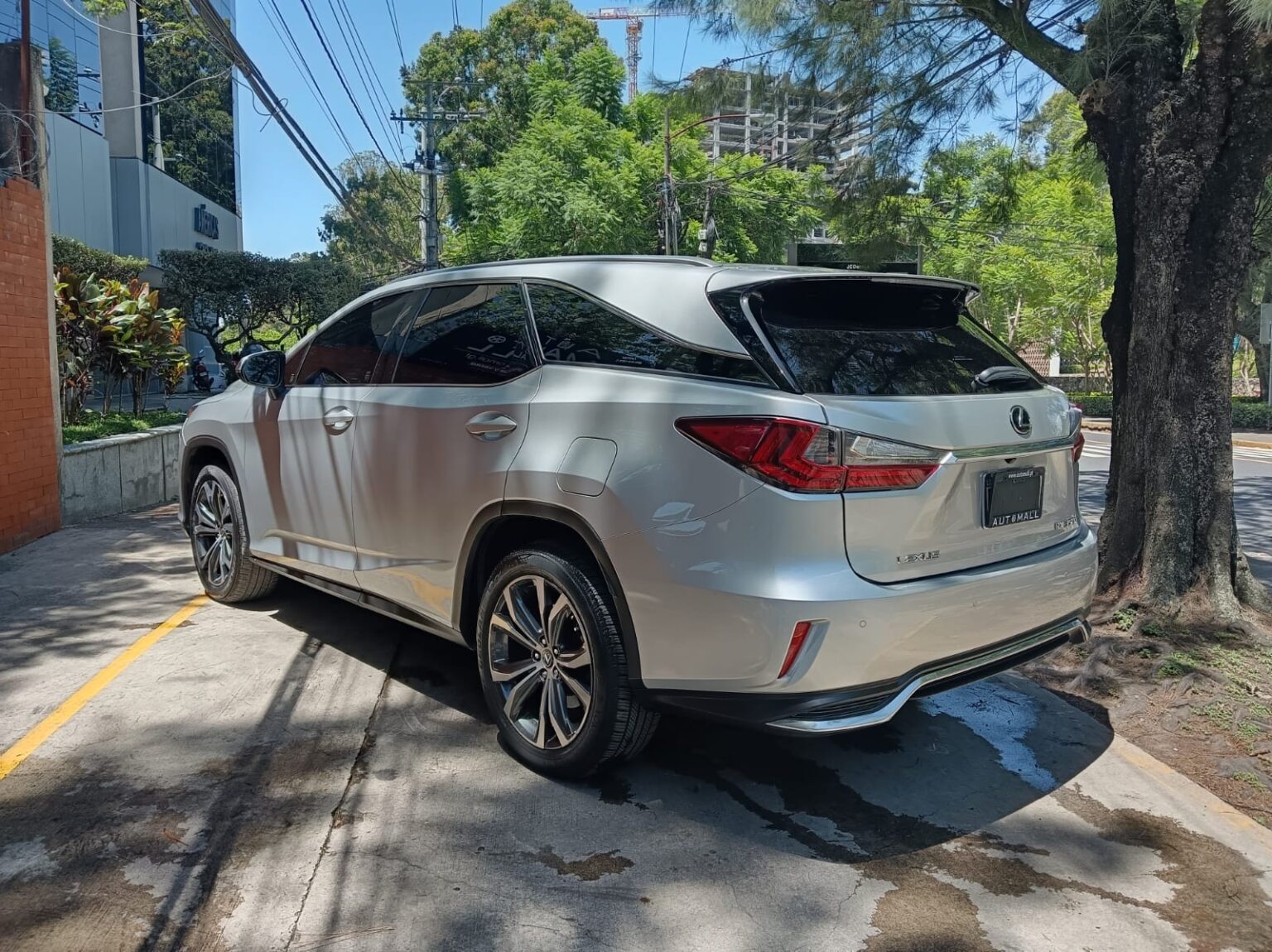 Lexus-RX350L-2019-113JNF (18)