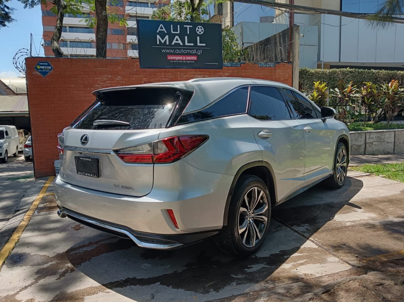 Lexus-RX350L-2019-113JNF (19)