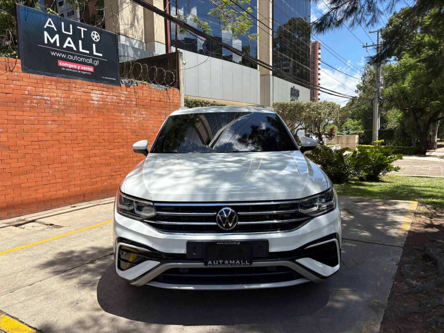 Volkswagen-Tiguan-2023-212KLN (1)